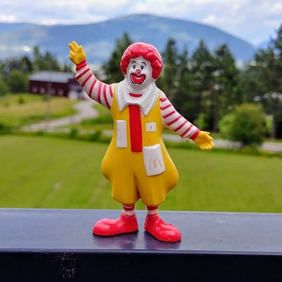 Vintage 1985 McDonald's Happy Meal Ronald McDonald Toy - Picture 1 of 9